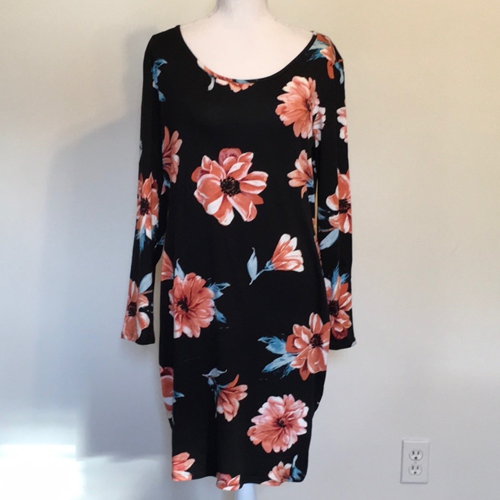 Fig & Olive Long Sleeved Floral Mini Sheath Dress